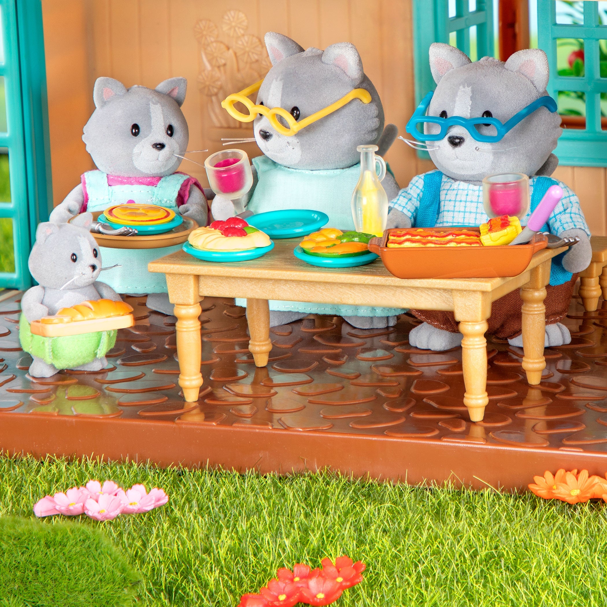 Daintypaw Cat Family